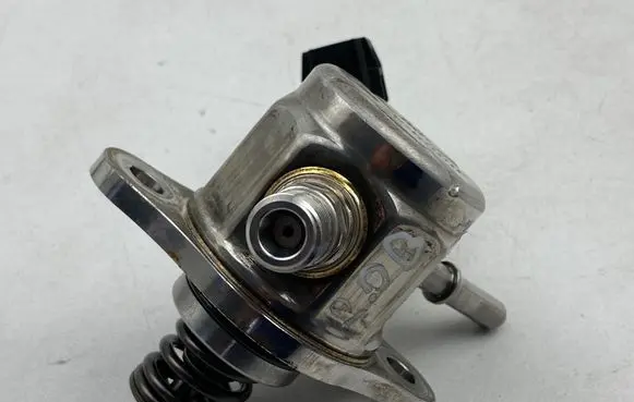 Toyota Prius xw60 Fuel injection high pressure pump 2310125040