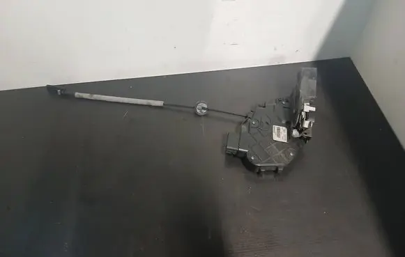 Volvo S80 Front door lock 31253285