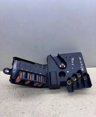 Mercedes-Benz E W211 Fuse module A2115461341 E0000030 013948381A