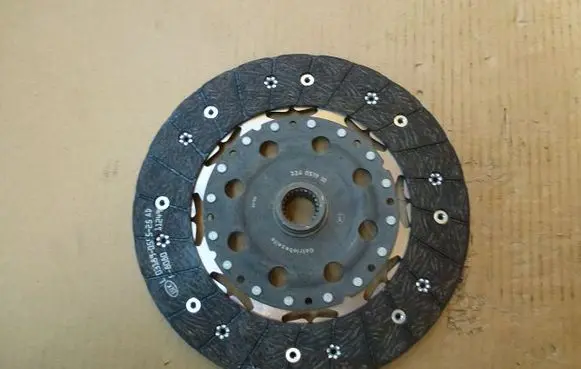 Mitsubishi Lancer VIII Clutch pressure plate 324051910