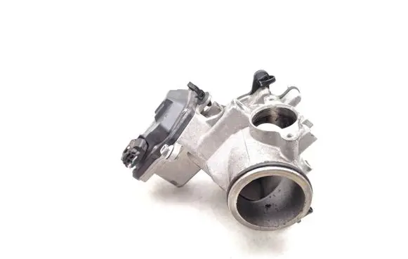 Land Rover Discovery 4 - LR4 EGR valve G4D3-5H273-BB
