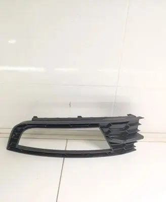 Skoda Octavia Mk3 (5E) Front fog light trim/grill 5E0807681