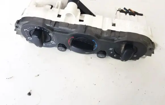 Ford Focus Climate control unit 3m5t19980ad 2325