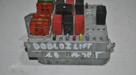 Fiat Doblo Fuse module 51763771 20060620