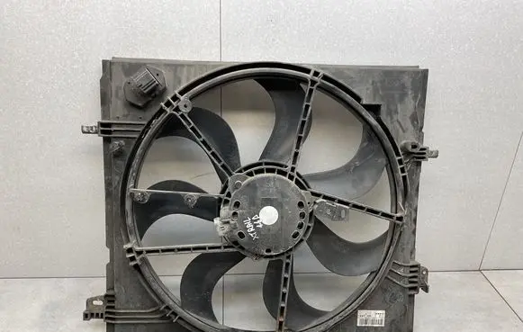 Nissan X-Trail T32 Electric radiator cooling fan 214814BE0A