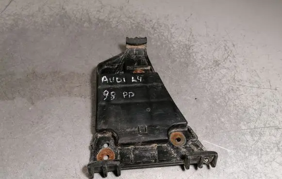 Audi A4 S4 B5 8D Front bumper mounting bracket 8D0807284