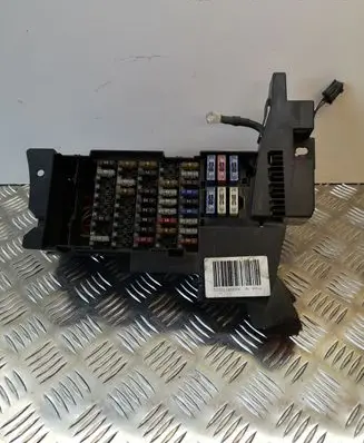 Mercedes-Benz B W245 Fuse box set 1695451740 0025454201 40004175520