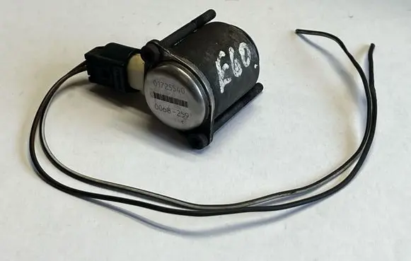 BMW 5 E60 E61 Hydraulic servotronic pressure valve 0068259