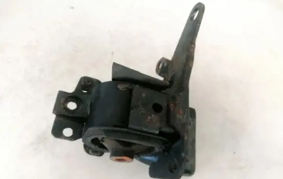Toyota Avensis T250 Engine mount bracket