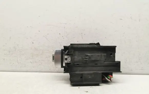Volkswagen PASSAT B7 Ignition lock 3C0905843T