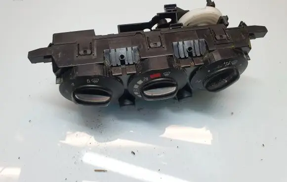Mercedes-Benz A W168 Climate control unit 1688302285