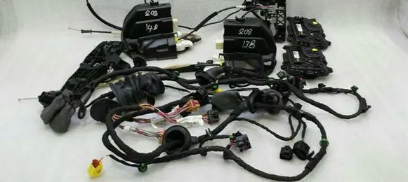 Bentley Continental Front door soft close latching motor (coupe) 3W0837013B