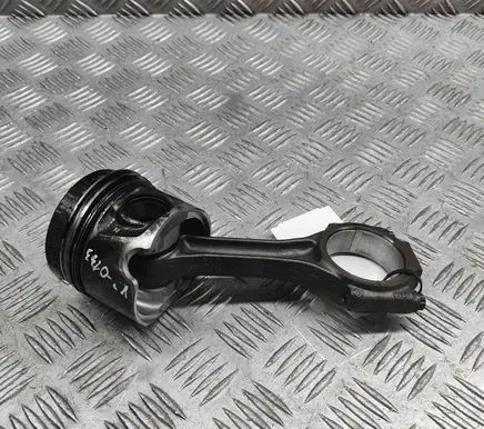 Seat Leon (5F) Piston 038105401J 03G107065C