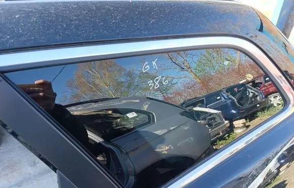 Mazda CX-7 Rear side window
