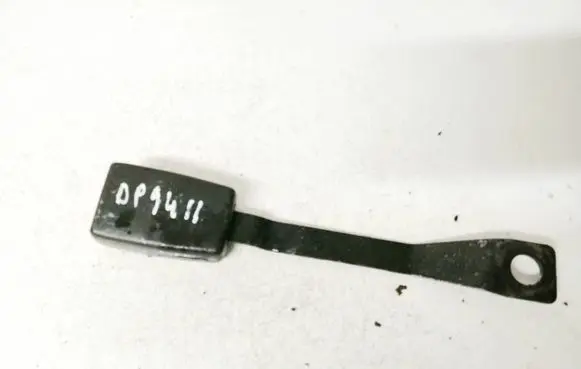 Suzuki Grand Vitara II Front seatbelt buckle