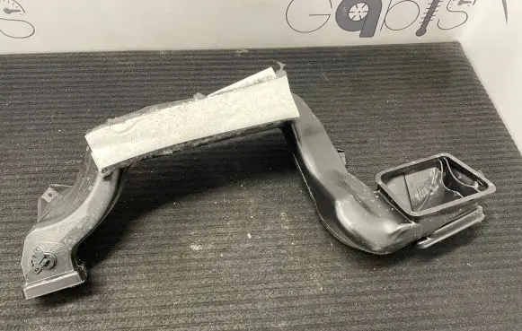 BMW X6 F16 Cabin air duct channel 9258254