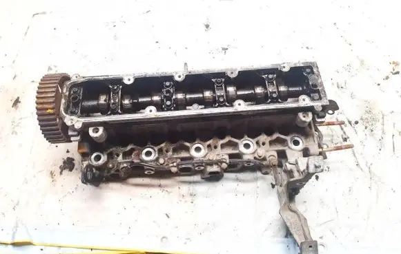 Citroen C5 Engine head 9630377610