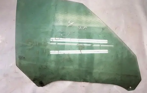 Citroen C4 Grand Picasso Front door window glass four-door