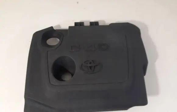 Toyota Auris 150 Engine cover (trim) 000001