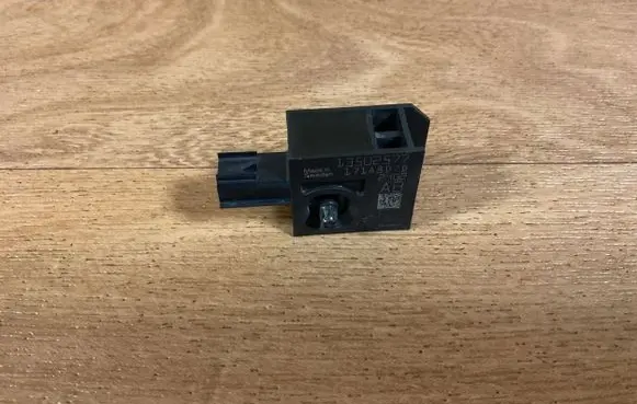 Opel Meriva B Airbag deployment crash/impact sensor 13502577 171A8D7D