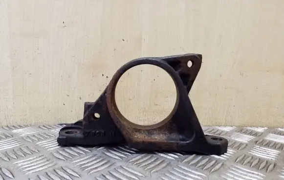 Nissan X-Trail T31 Driveshaft support bearing bracket 