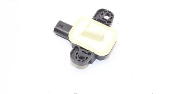 Infiniti Q30 Airbag deployment crash/impact sensor A1668210351