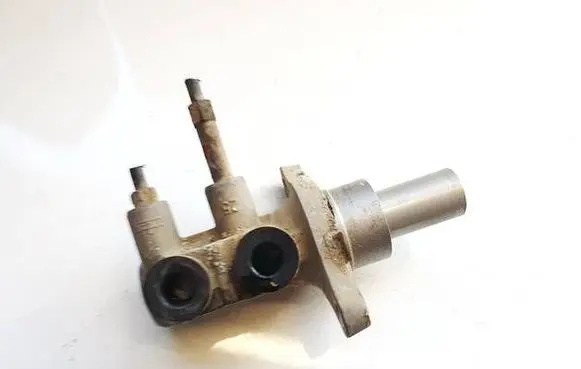 Opel Astra H Master brake cylinder