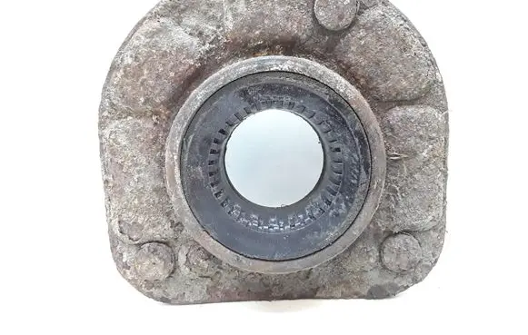 Volvo XC90 Front upper strut mount 