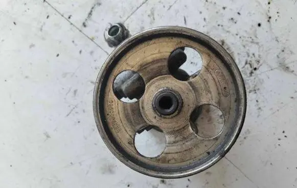Peugeot Partner Power steering pump 26103773QP