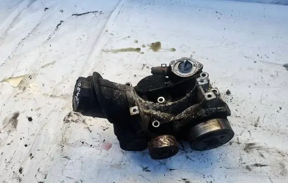 Honda CR-V Oil filter cover 