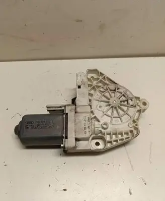Audi A8 S8 D4 4H Front door window regulator motor 8K0959802B 8K0959802C 12420260979