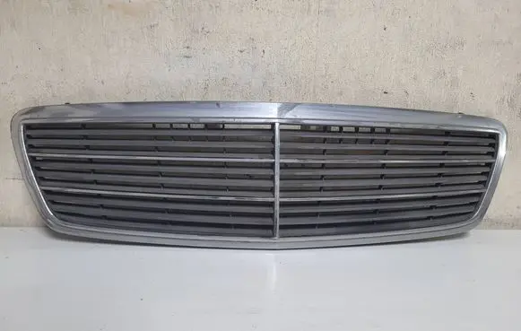 Mercedes-Benz C W203 Front bumper upper radiator grill A2038800483 A2038600483