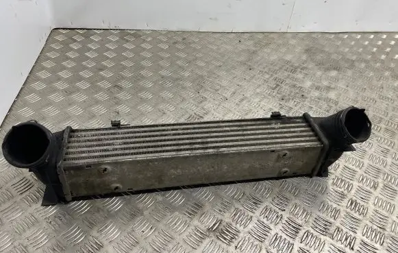BMW 1 E81 E87 Intercooler radiator 3093796 21702708