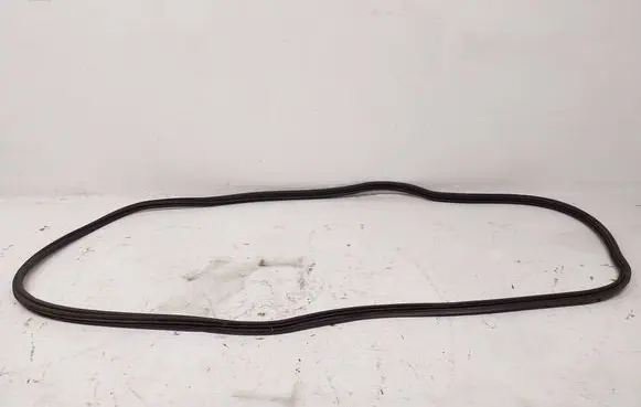 Trunk rubber seal (body)