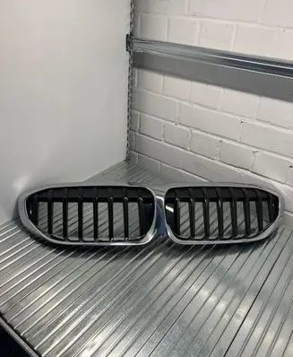 BMW 3 G20 G21 Front bumper upper radiator grill 7449428