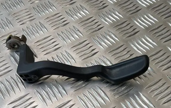 Skoda Fabia Mk3 (NJ) Steering wheel adjustment handle/lever 