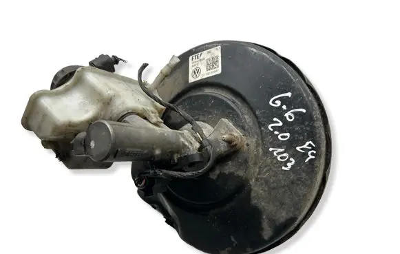 Volkswagen Golf VI Brake booster 1K1614105 2043VZ12805B4F