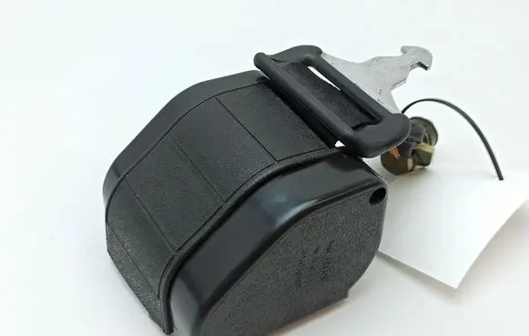 Rear seatbelt