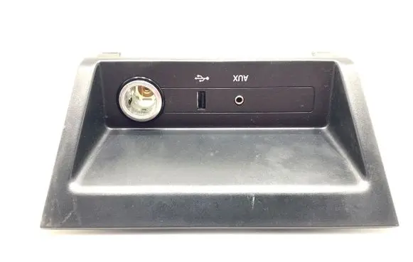 Skoda Fabia Mk3 (NJ) USB socket connector 6V0857367A