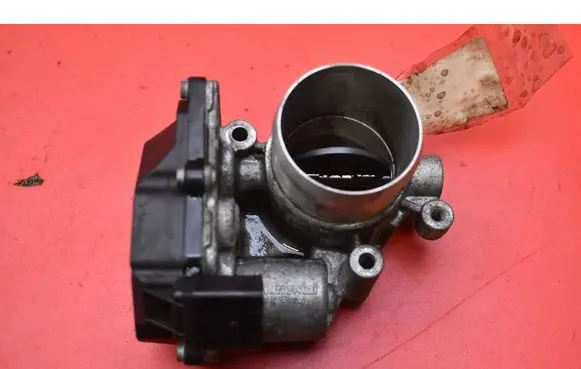 Audi A4 S4 B8 8K Throttle body valve 03L128063E