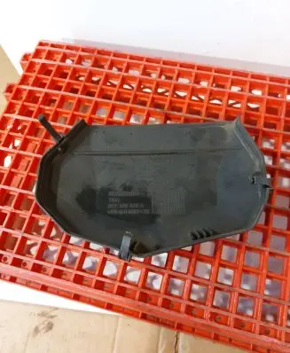 Audi A6 S6 C5 4B Timing belt guard (cover) 077109124A