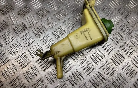 Audi A6 S6 C5 4B Power steering fluid tank/reservoir 8D0422373C