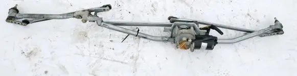 Opel Zafira A Front wiper linkage and motor