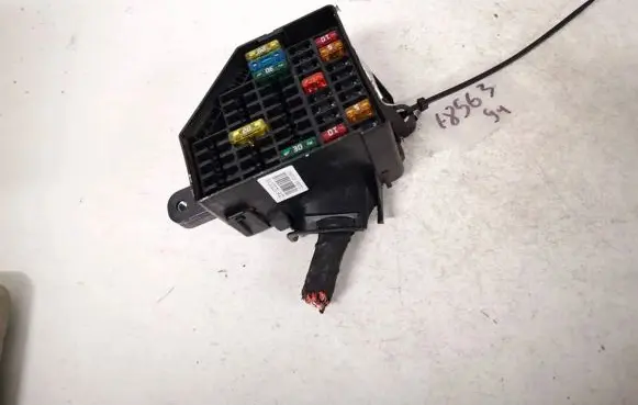 Volkswagen PASSAT B6 Fuse box set