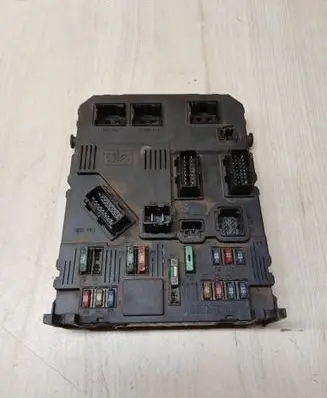 Citroen C3 Fuse module S118085200 9649811480