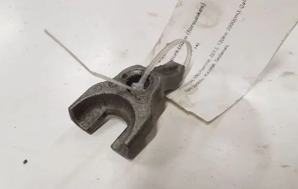 BMW 1 E82 E88 Fuel Injector clamp holder