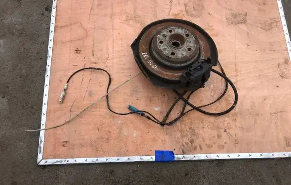 BMW X1 E84 Rear wheel hub