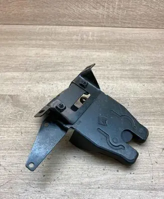 BMW 5 E39 Tailgate/trunk/boot lock/catch/latch 8168892