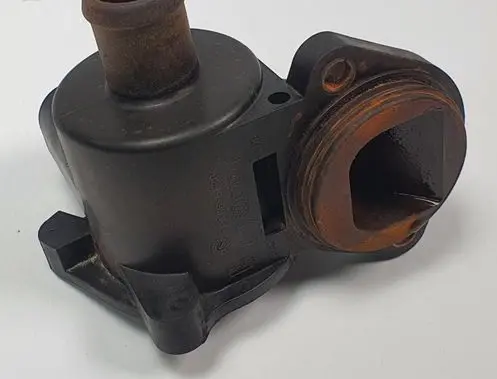 Audi A4 S4 B7 8E 8H Thermostat housing 