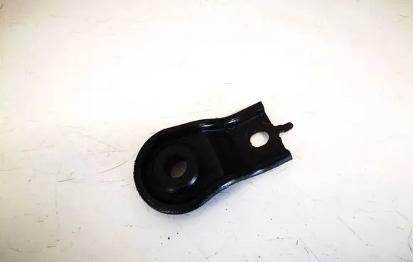 Radiator mount bracket